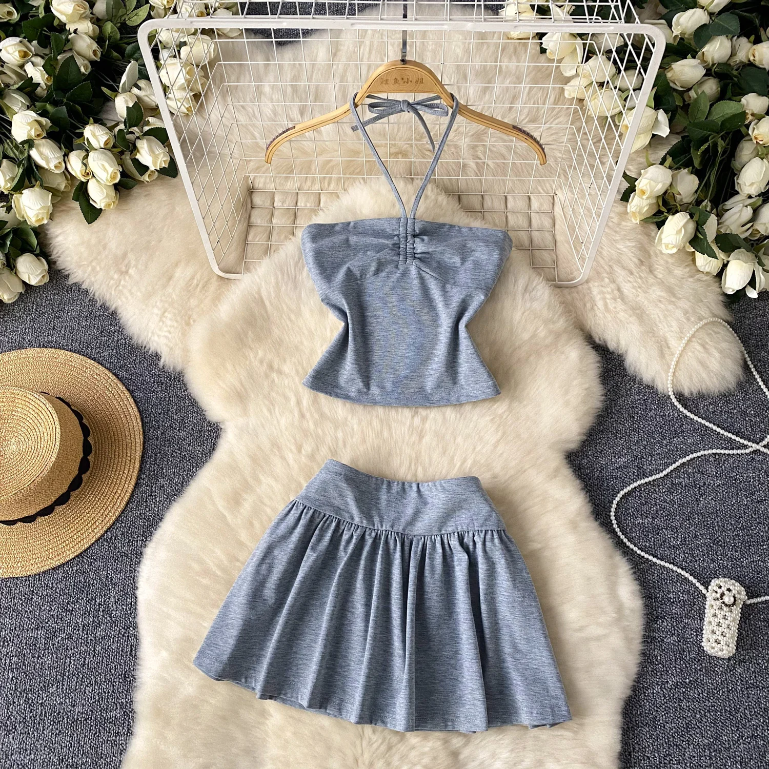 

Young Women Sexy 2-piece Suits Spaghetti Strap Blackless Strapless Tops + High Waist Mini Pleated Skirt Outfits