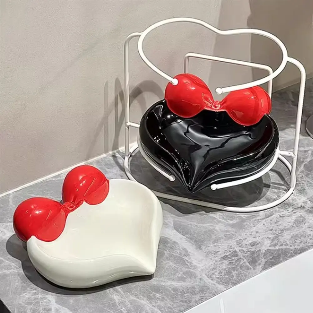 

Милая и стильная керамическая мыльница с цветовыми акцентами, не оставляющая следов, с дренажной подставкой, без сверления, яркая, для ванной комнаты