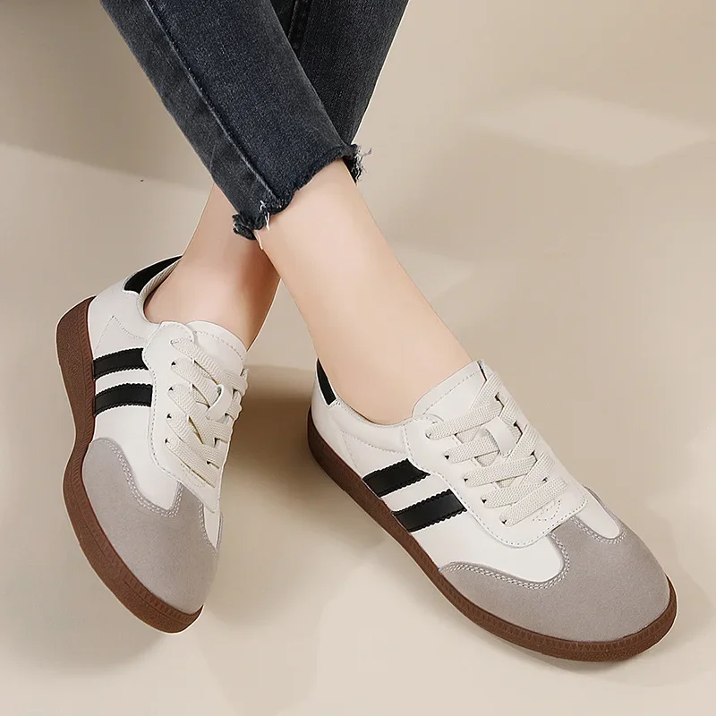 Women Flat Luxury Shoes 2024 New Classic Ladies Vulcanzed Shoes Women Leather Retro Low Cut Lace-ups Casual Board Shoes