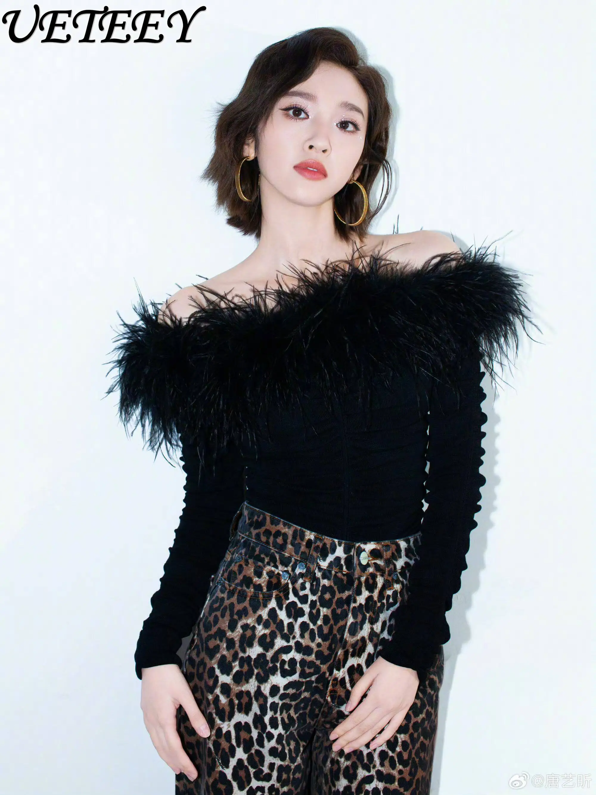 

French Spring Ostrich Feather Off-the-shoulder Ruched Slim-fit Knitted Pullover Sweater Women's Chic Black Feather Top Sweaters