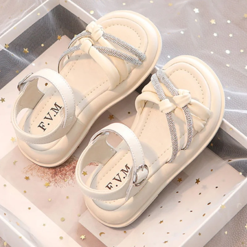 

Summer Girl Sandals2026new Korean Version Daily Child Soft Versatileshoe Retro Hollow Girl Anti Slip Campus Student Beach Sandal