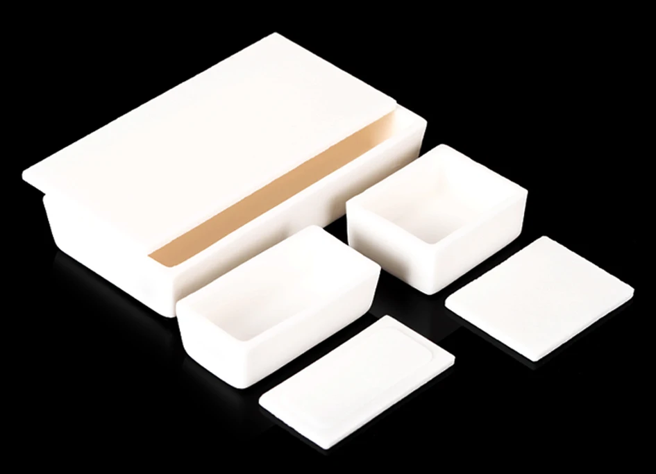 Quadratischer Tiegel aus 99% Aluminiumoxid mit konvexem Innendeckel, Seitenlänge ≥60mm, hochtemperaturbeständig, für Muffelofen-Sinterexperimente. – Detail 7