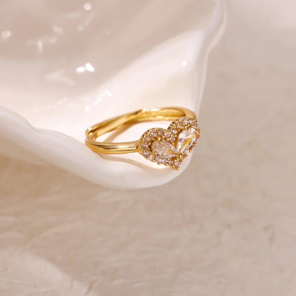 خاتم على شكل قلب من الزركون الملون للنساء لون ذهبي من الفولاذ المقاوم للصدأ على شكل قلب قابل للتعديل لذكرى الزفاف هدية مجوهرات مقاومة للماء