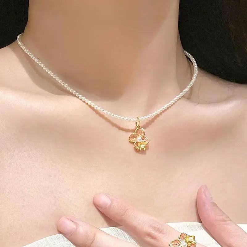 

Vintage palace style Beaded white pearl necklace for women romantic light luxury high-end pink flower pendant wedding jewelry