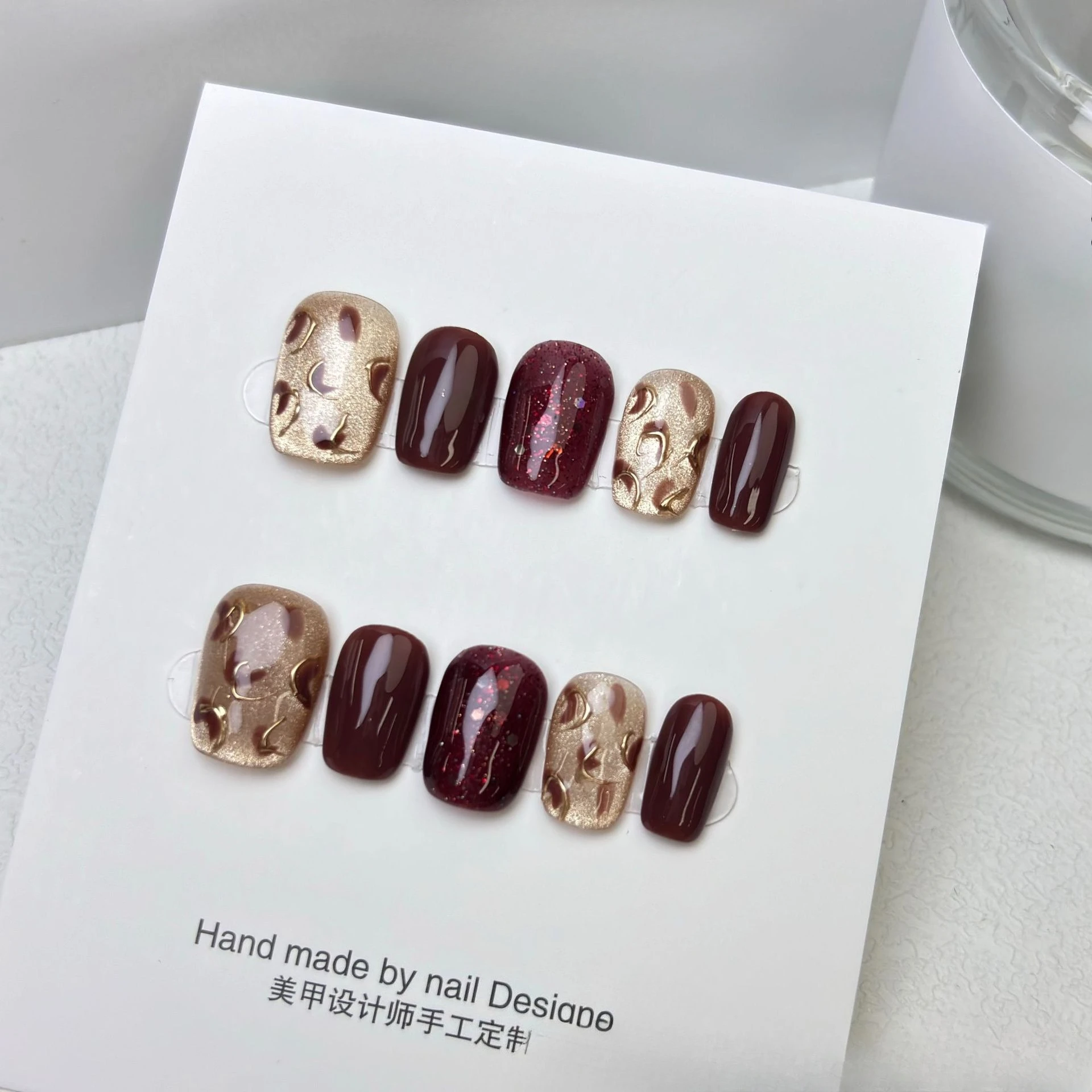 10 szt. sztucznych paznokci z motywem zebry, paznokcie z efektem kociego oka w kolorze bursztynowym, błyszczące, brokatowe, akrylowe paznokcie krótkie typu coffin, naklejane paznokcie.