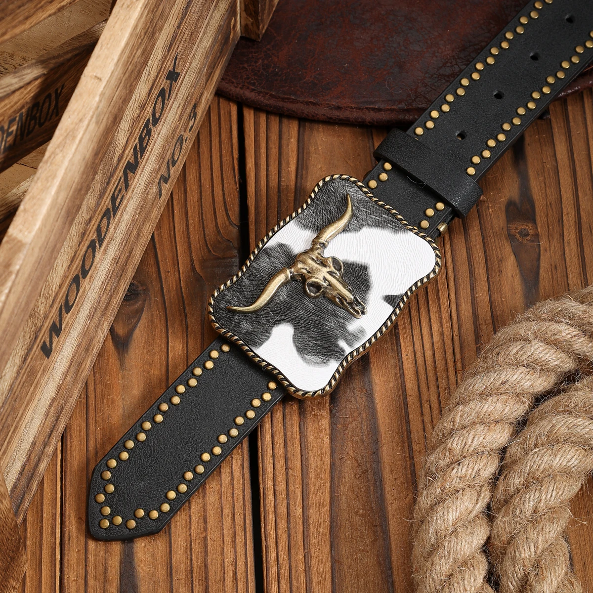 Ein PU-Gürtel für Damen und Herren, der den Stil von Western-Denim und Retro vereint, ist perfekt für alltägliche Freizeitausflüge. – Detail 4
