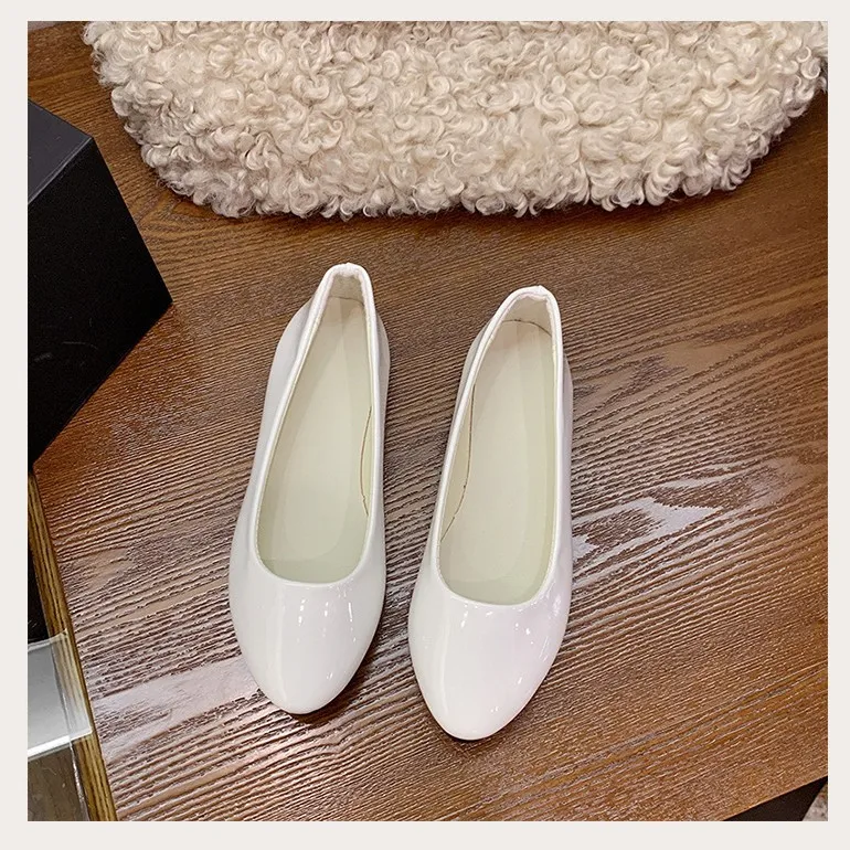 Candy Color Loafers Summer Ladies Flat Shoes Patent Leather Women Flats Comfortable Slip On Shoes Woman Plus Size EU42 WSH2215