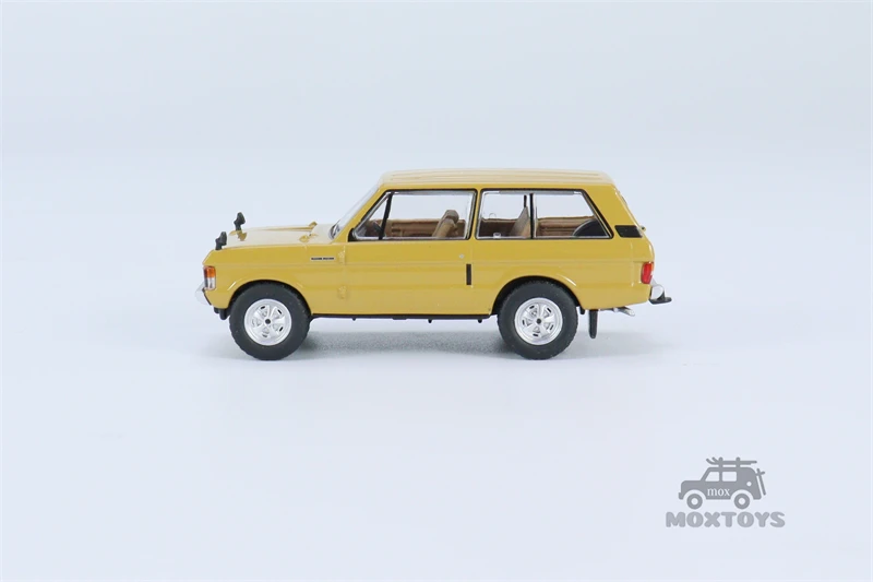 MINI GT 1:64 Range Rover 1971 Bahama Gold Diecast Model Car