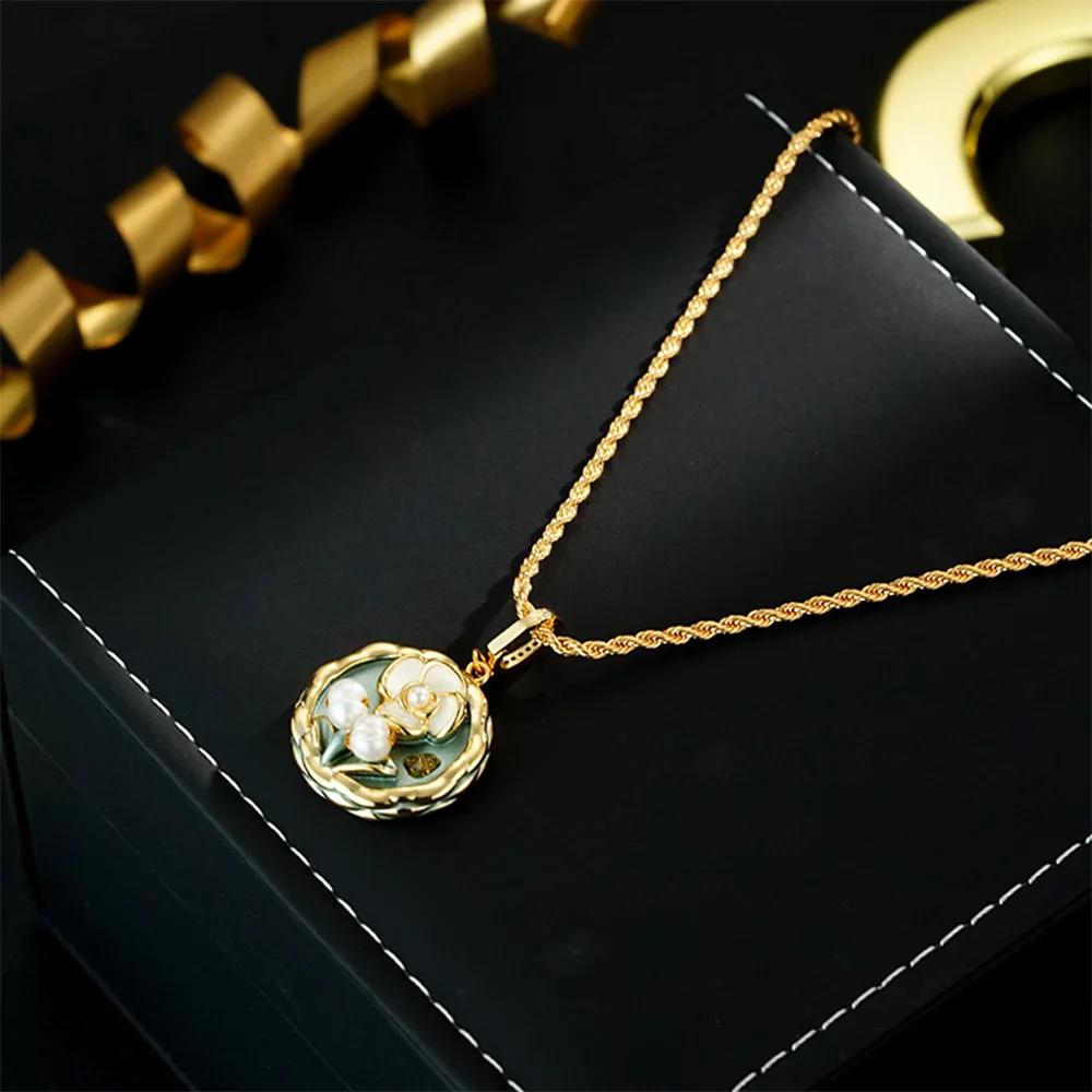 

Medieval retro green oil painting style natural freshwater beads flowers round pendant necklace