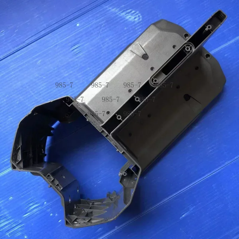 plaque-de-dissipation-thermique-pour-la-coque-inferieure-du-compartiment-de-batterie-externe-du-drone-m300rtk