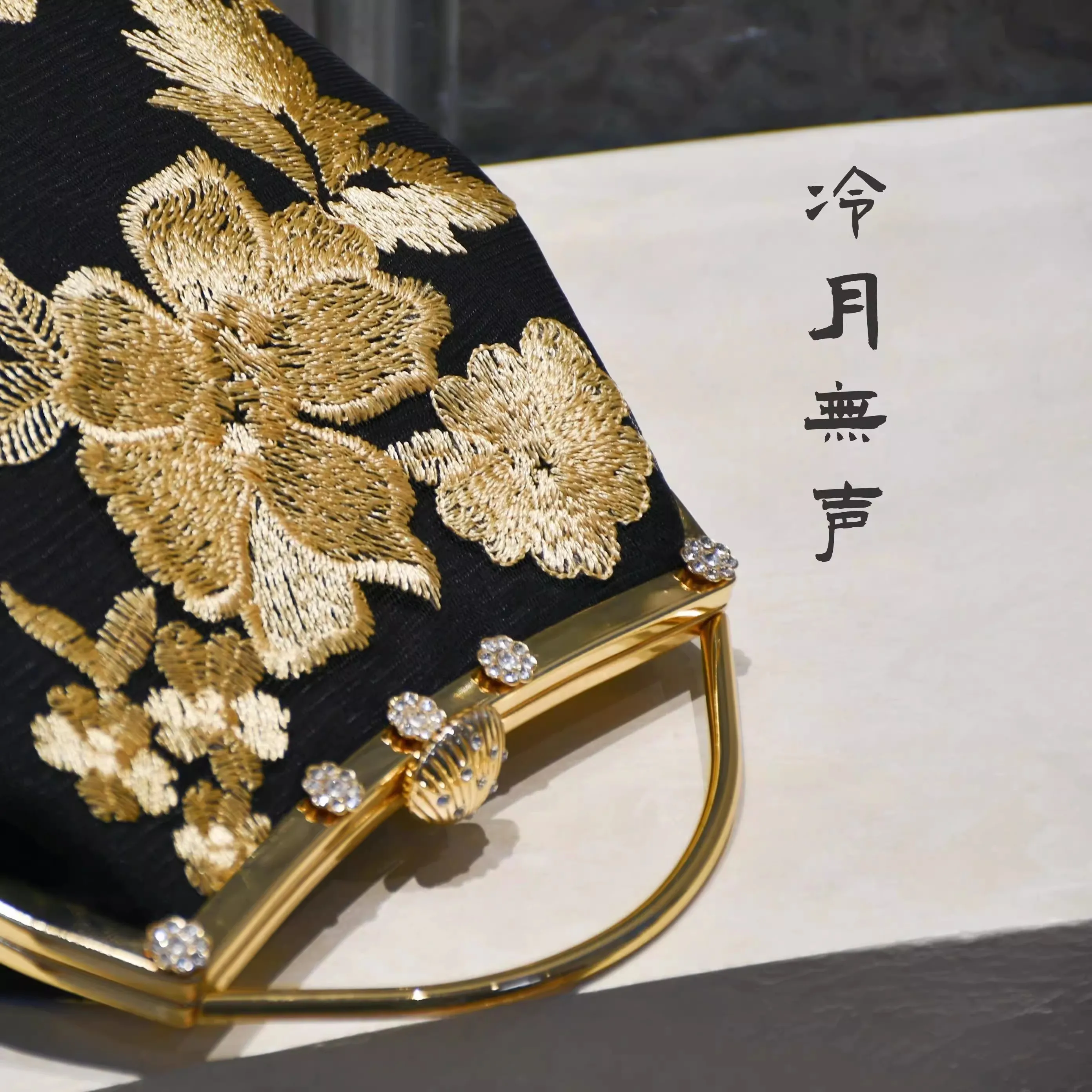 Embroidery Flowers Vintage  Bags Handmade Bag for Women Top Handle Bags Bag Mother Gift Chic Lady Women's Handbags Purses
