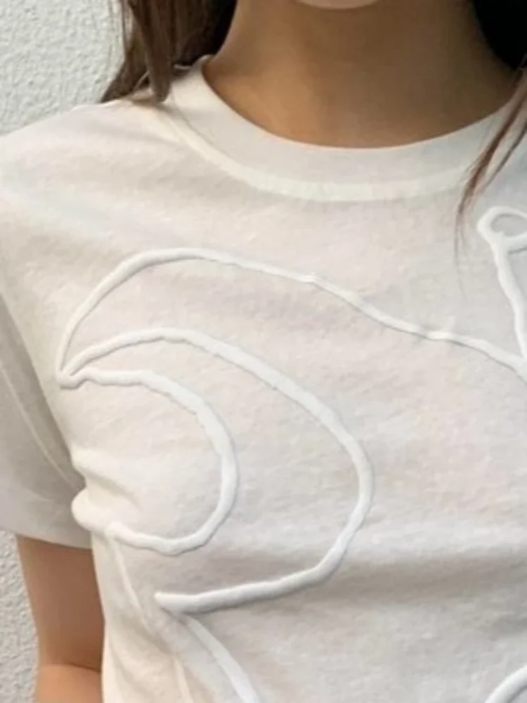 تي شيرت هاراجوكو كاجوال بطباعة بيضاء 2025 ملابس صيفية عتيقة بقصة ضيقة ملابس الجرونج ​ تيشيرتات نسائية بسيطة Y2k جمالية