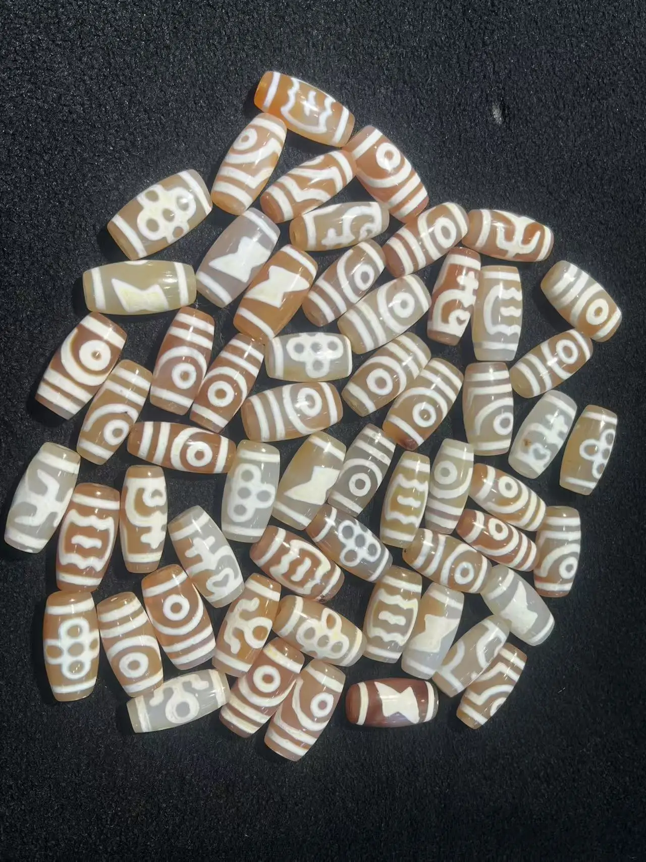 100pcs/lot Natural multi-pattern old agate dzi  Weathering lines Tooth yellow Premium variety Bracelet Necklace accessories