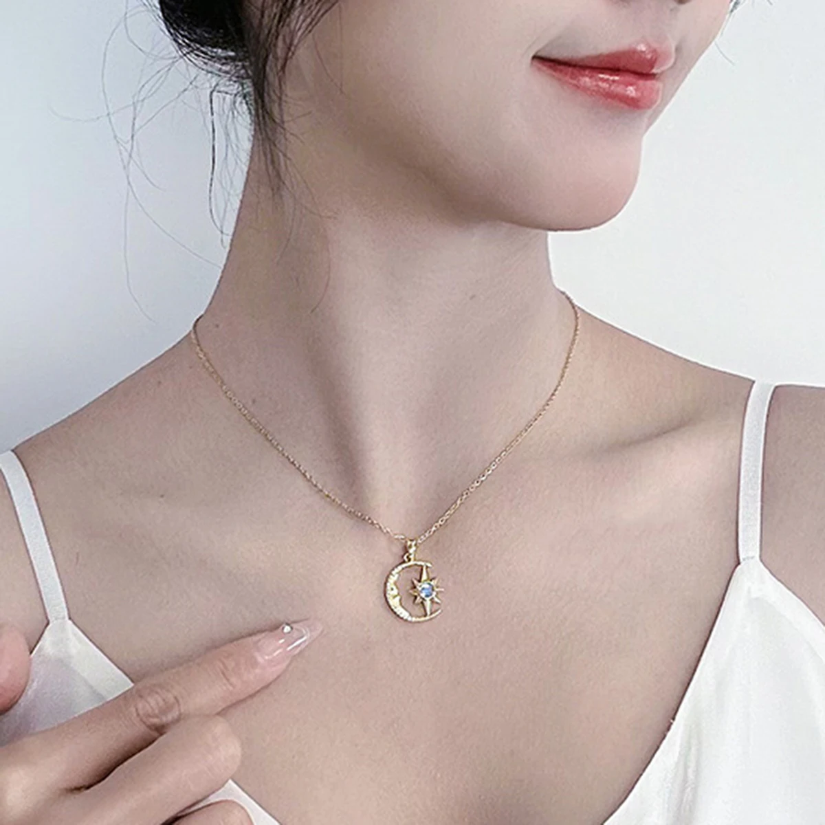 Women's Light Luxury Fashion Moon Necklace High-End Star Pendant Stainless Steel Collarbone Chain Jewelry Accessory