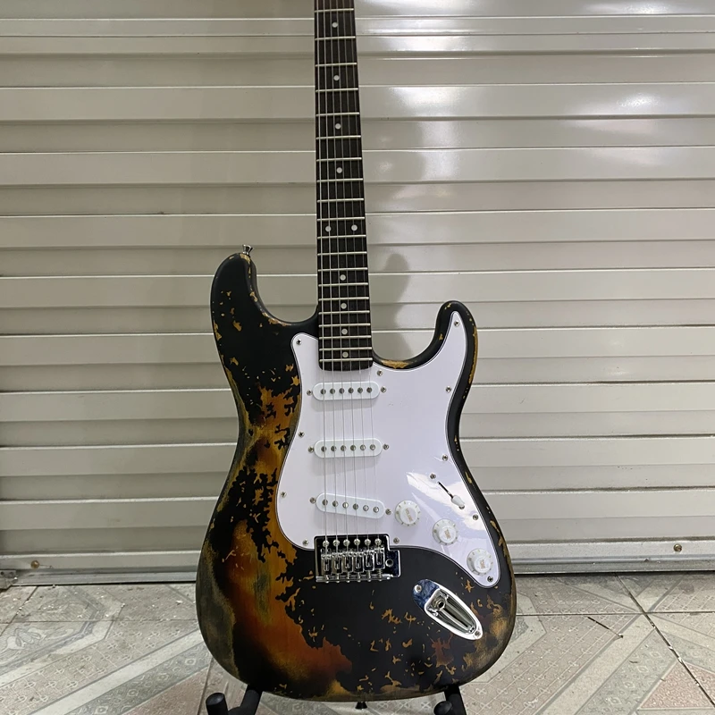 

Электрогитара Vicers 21 Frets Vintage ST с эффектом состаривания, SSS-звукосниматели, корпус из липы, гриф из палисандра. В наличии, бесплатная доставка.