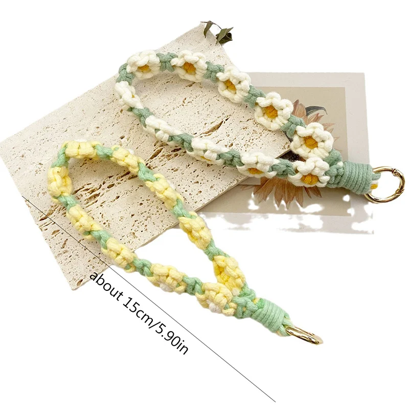 1pc Creative Colorful Hand Woven Daisy Flower Shape Keychain Wrist Strap Fashionable Versatile Mobile Phone Chain
