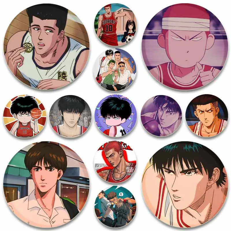 Round Anime Brooches Sakuragi Hanamichi Rukawa Kaede Mitsui Hisashi Haruko Akagi Ayako Inoue Cartoon Badge Accessories Gift Pins