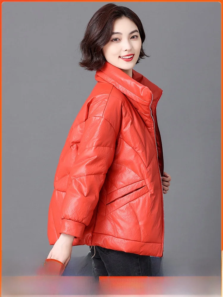 

Зимняя женская утепленная короткая куртка-пуховик из овчины с глянцевым блеском, теплая, пушистая, на молнии, в повседневном стиле, коллекция Зима 2025