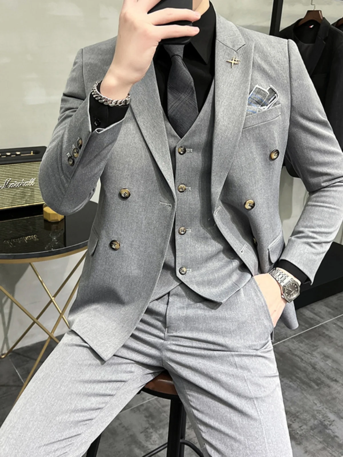 

Мужской деловой повседневный костюм-тройка: элитный, приталенный, двубортный, модный городской стиль, смесовая ткань из полиэстера