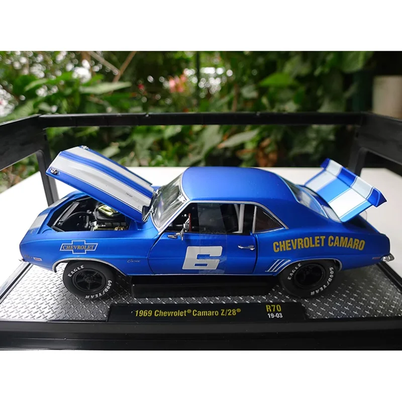 

Diecast Camaro Z28 R70 Alloy Race Car Model M2 1:24 Scale Classic Finished Product Simulation Toy Collection Static Model