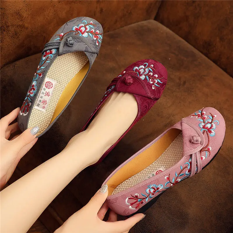 Veowalk Soft Light Comfortable Women Cotton Fabric Ballet Flats Spring Autumn Slip On Chinese Embroidered Walking Working Shoes