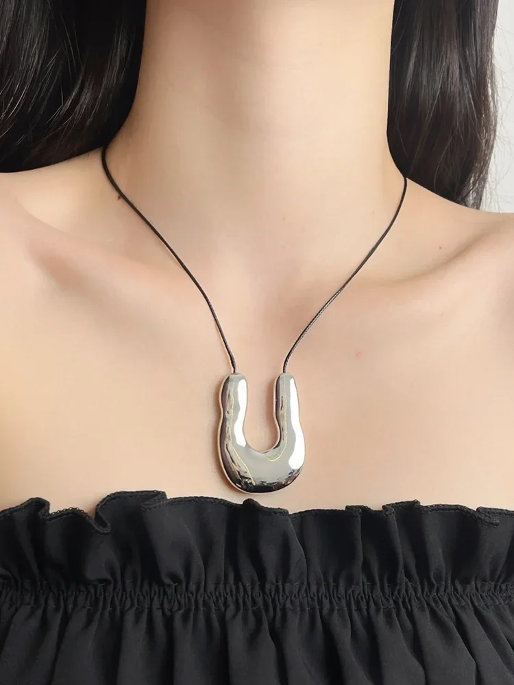 

Niche high-end horseshoe peach heart decorative necklace