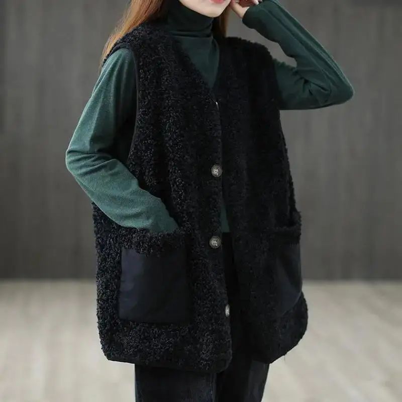 

New Plus Size Women Lamb Velvet Vest Loose Warm Outerwear Winter Fashion 2025 Spring Pure Color V Neck Regular Fit Versatile