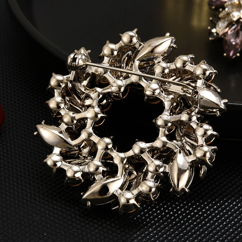 Elegant Bauhinia Garland Brooch Rhinestone Floral Badge Women‘s Clothes Coat Accessories Jewelry Lapel Pins Mother's Day Gifts