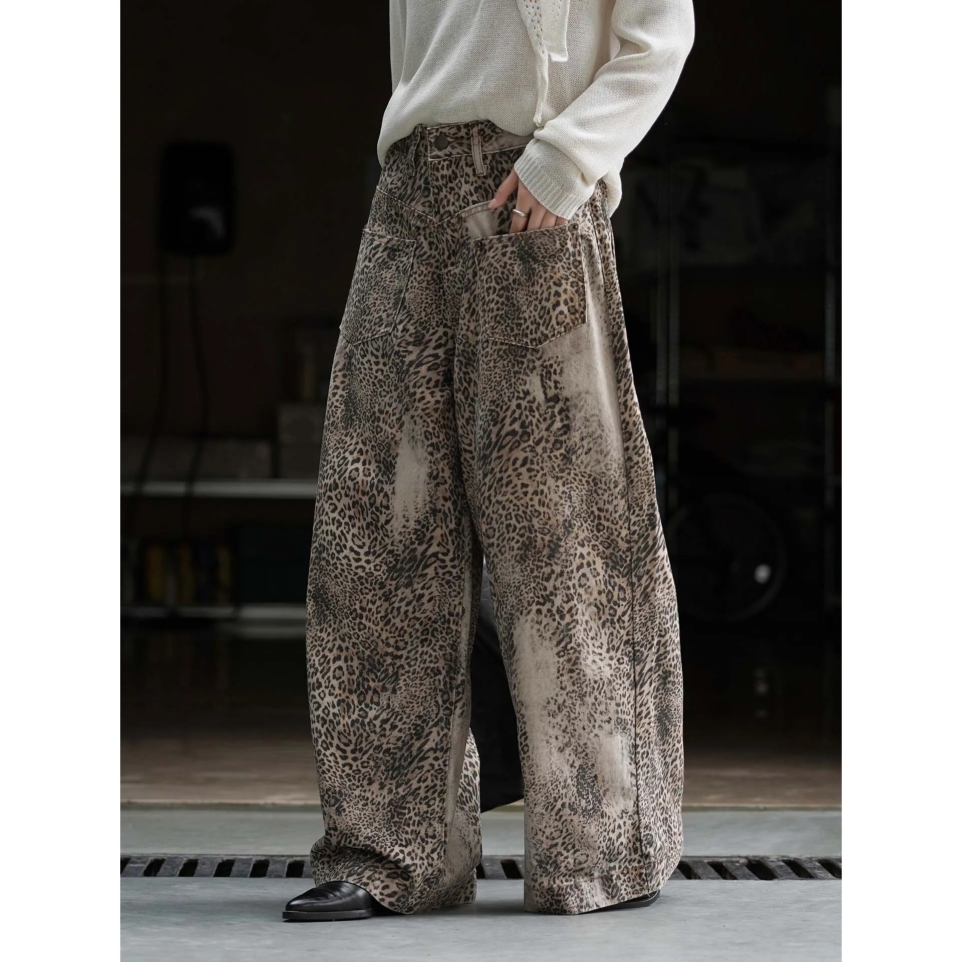 Celana Jeans Wanita Motif Leopard Musim Dingin, Model Kaki Lebar, Bahan Lembut dan Halus, Longgar dan Panjang