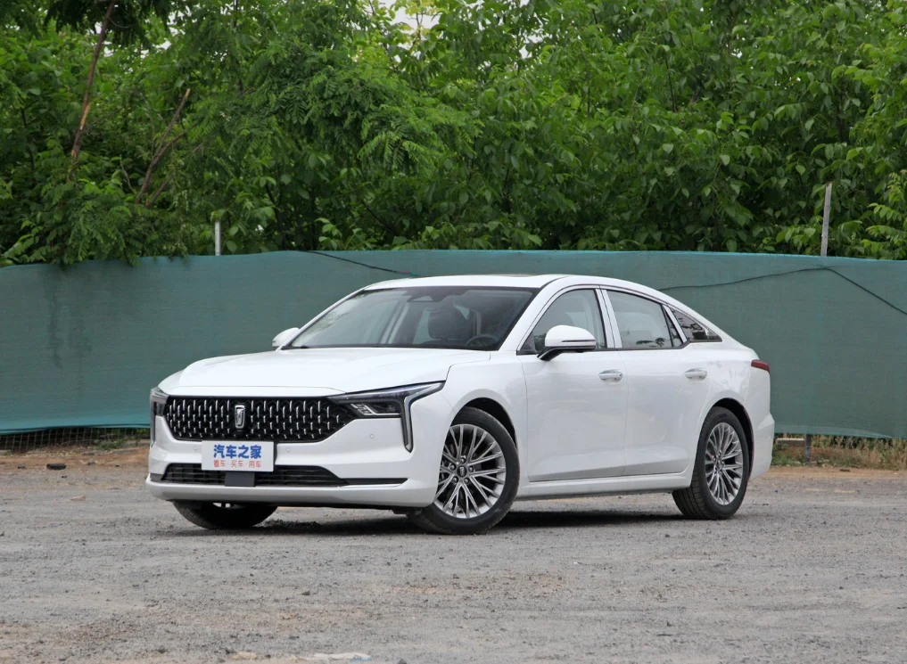 2024 Bestune B70 Китайский дешевый двигатель 1,5 т, бензиновый автомобиль и бензиновое топливо, левое рулевое управление, автоматические новые энергетические транспортные средства, используемый автомобиль