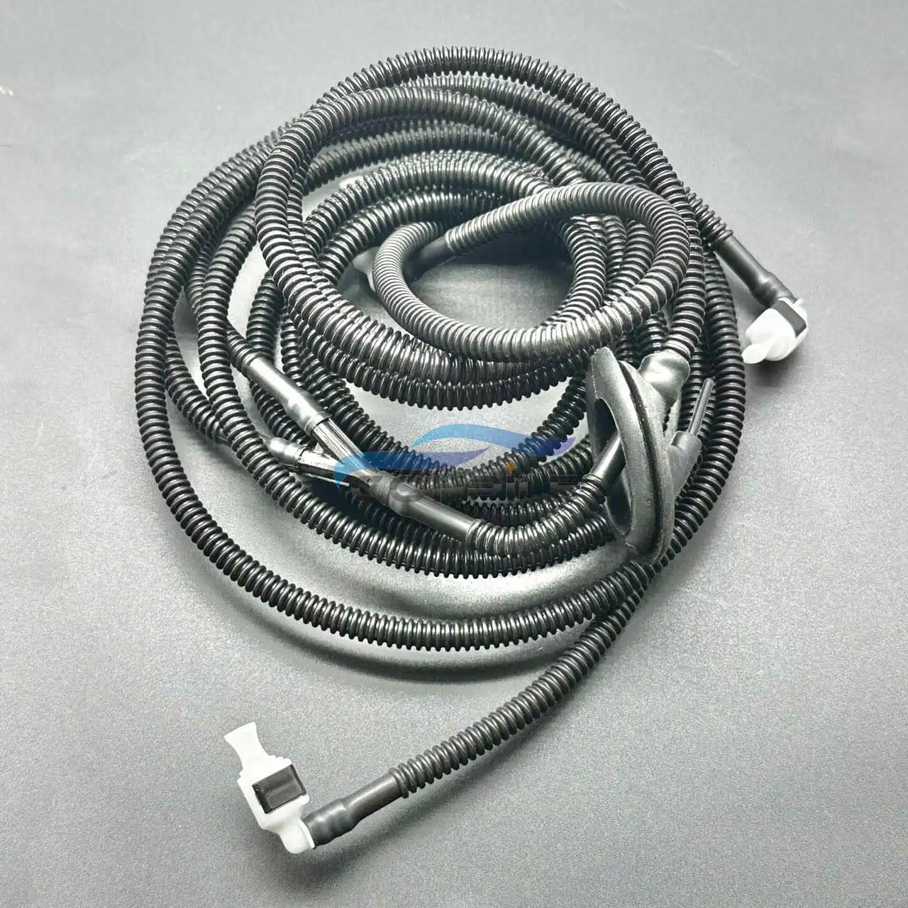 

for Volkswagen Touareg PHAETON Sharon engine Cover Spray Pipe Front Windshield Wiper Cleaning Water Spray Outlet Pipe