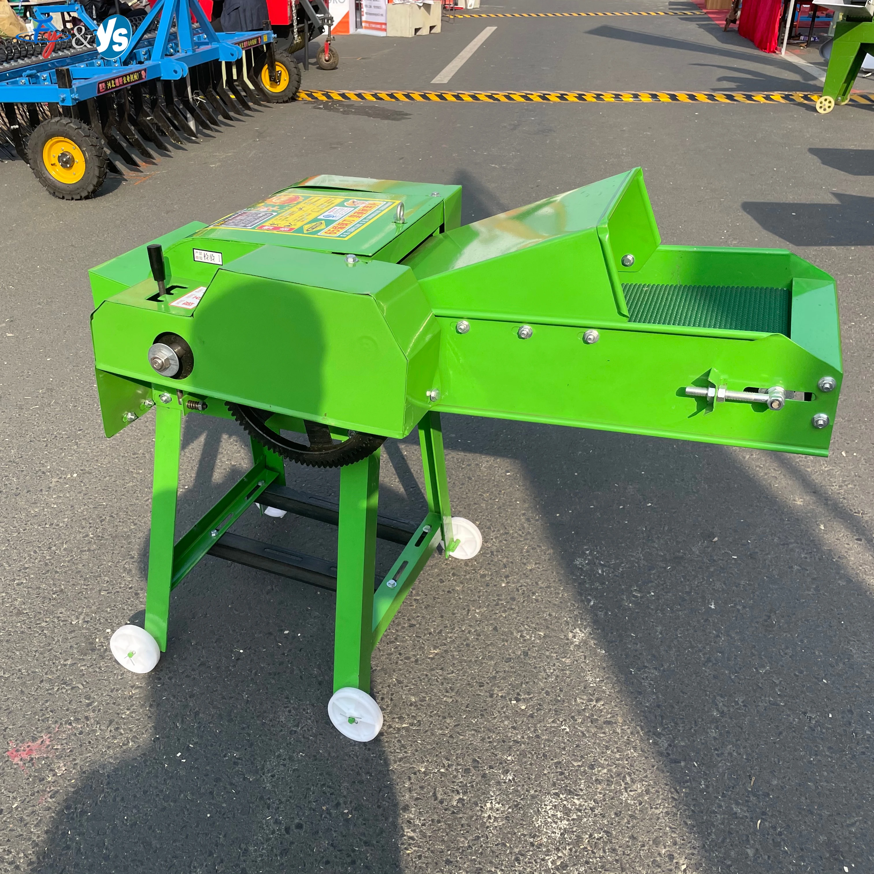 

9ZP-0.4C Cattle and Sheep Breeding Wet and Dry Grass Dual-purpose Grass Cutting Machine, Straw Grass Crushing Machine