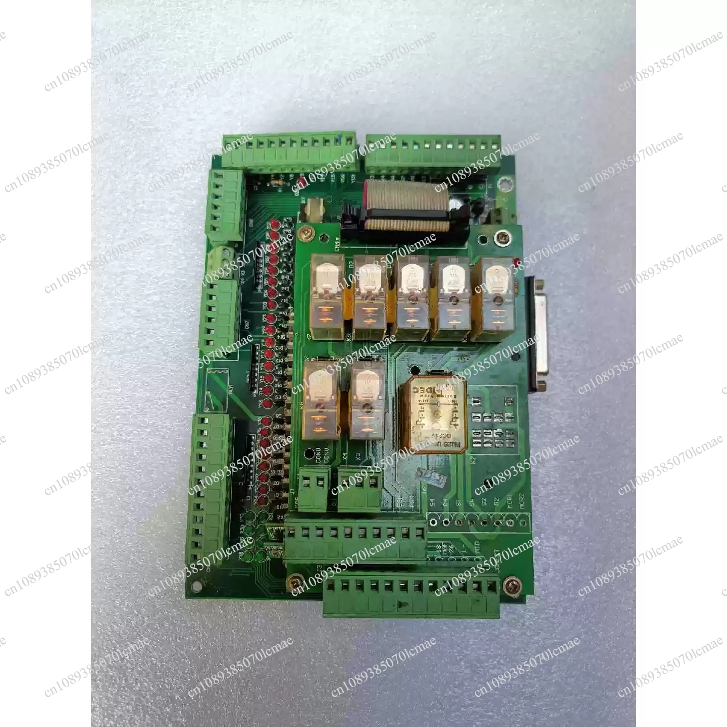 Injection molding machine oblique arm manipulator control board