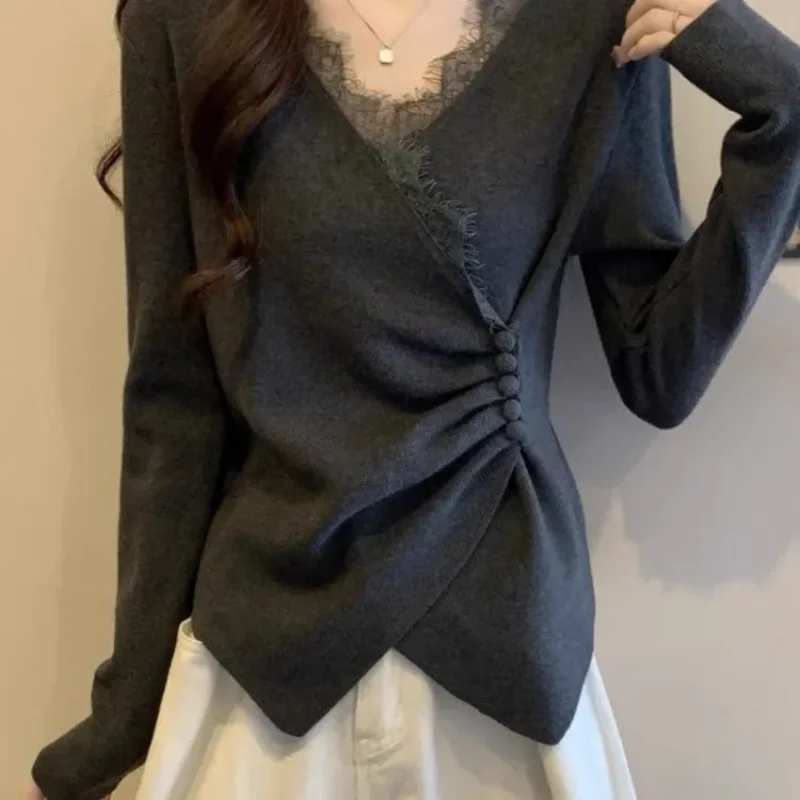 

Women's Spring All Match Retro Design V-neck Lace Splicing Bottom Shirt Irregular German Velvet Fashion Elegant Fashion Top