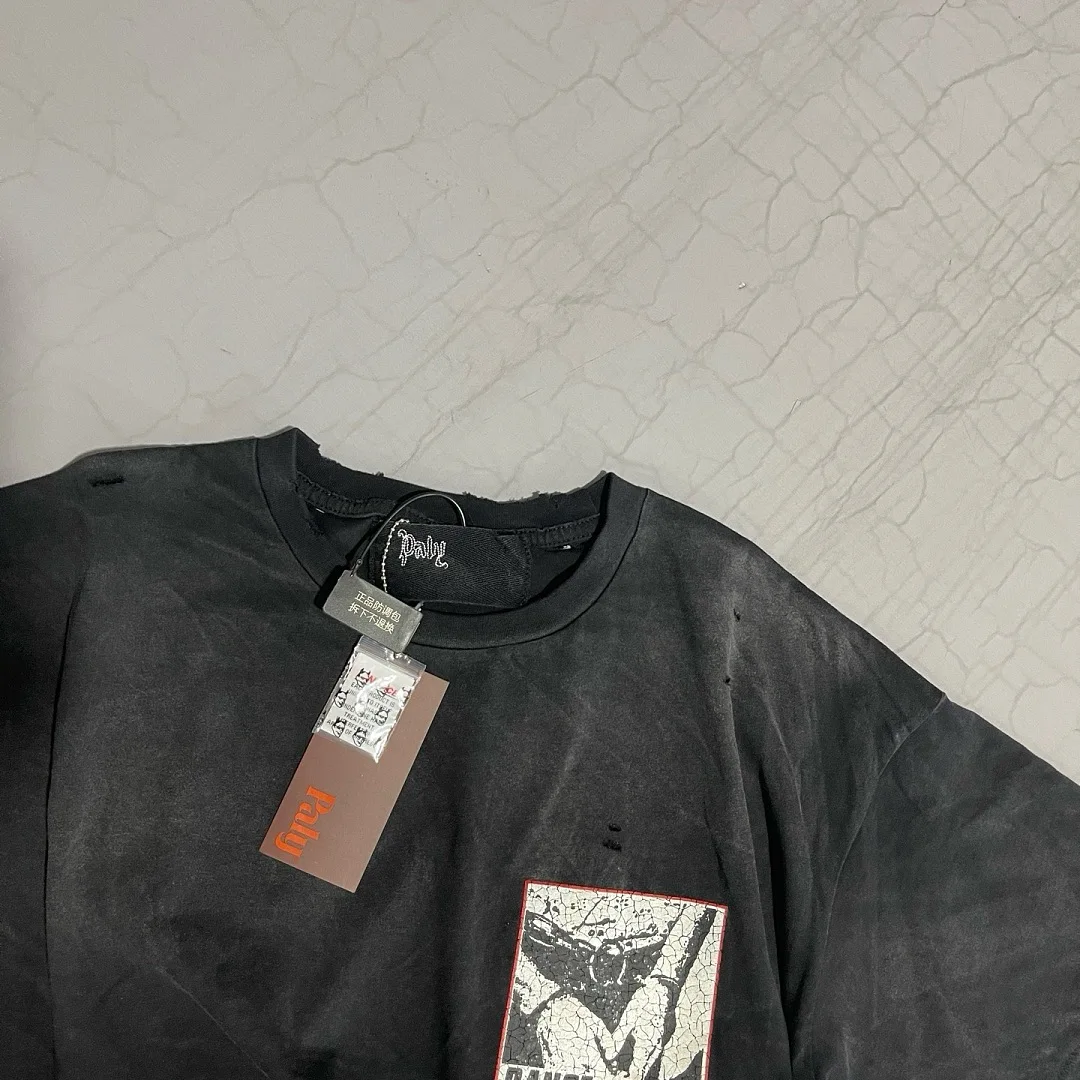 High Quality Men Destroyed Hole Fashion Paly Washed Black Tee Retro Gothic Graphic Chest Print Oversized Loose T-shirt