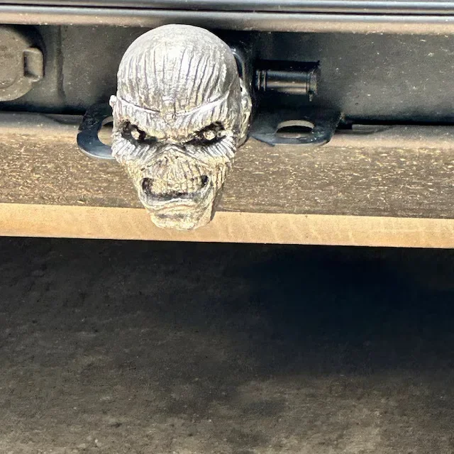 New car hood decoration skull decoration Iron Maiden Hook Cover metal skeleton statue handmade cast steel girl hook cover Gift