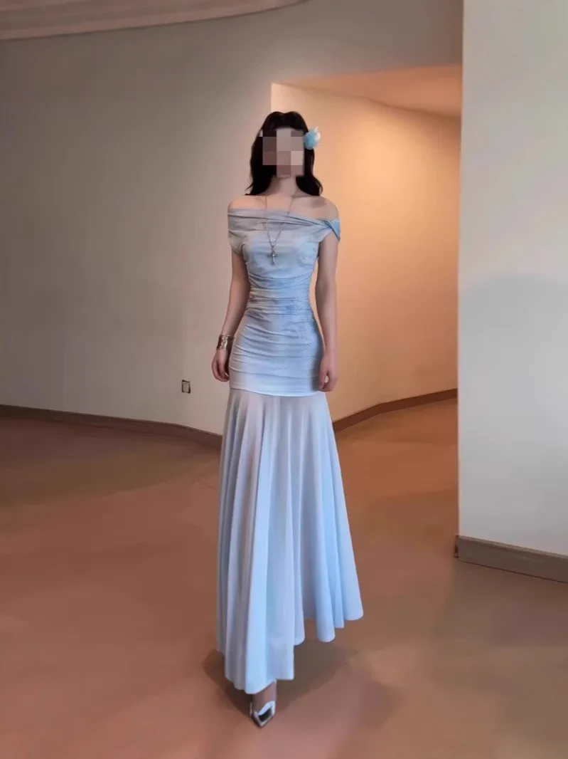 Robe moulante avec ceinture d'hiver, empilée, couches, soirée, danse, célébration, fantaisie, belle, douce, jolies filles mignonnes