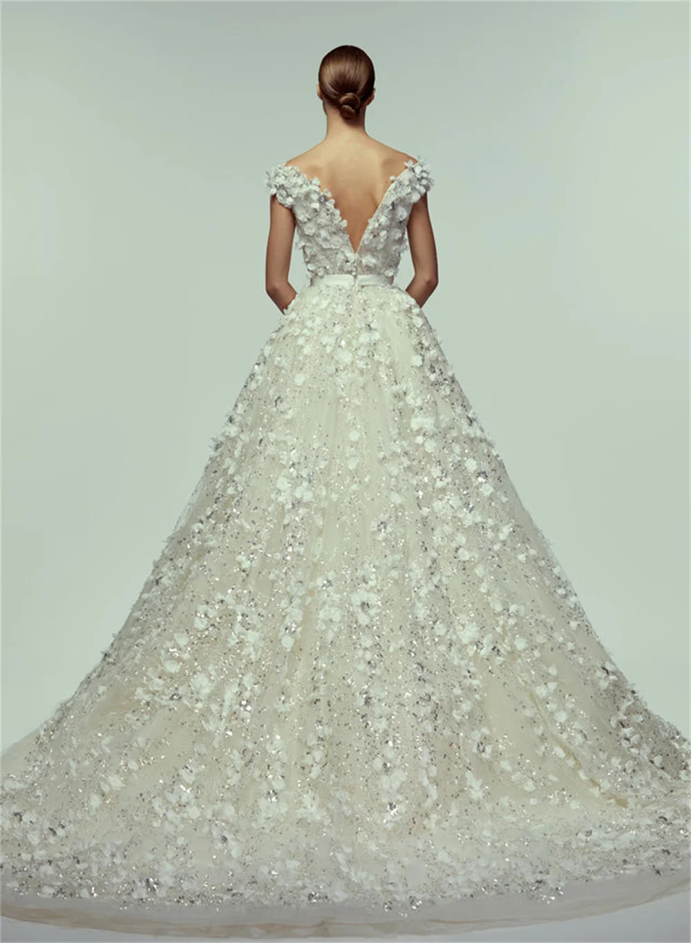 Tokyo Customized White Off Shoulder Wedding Dress Sleeveless 3D Flower Backless Bridal Gowns Court Train A-Line Wedding Gowns