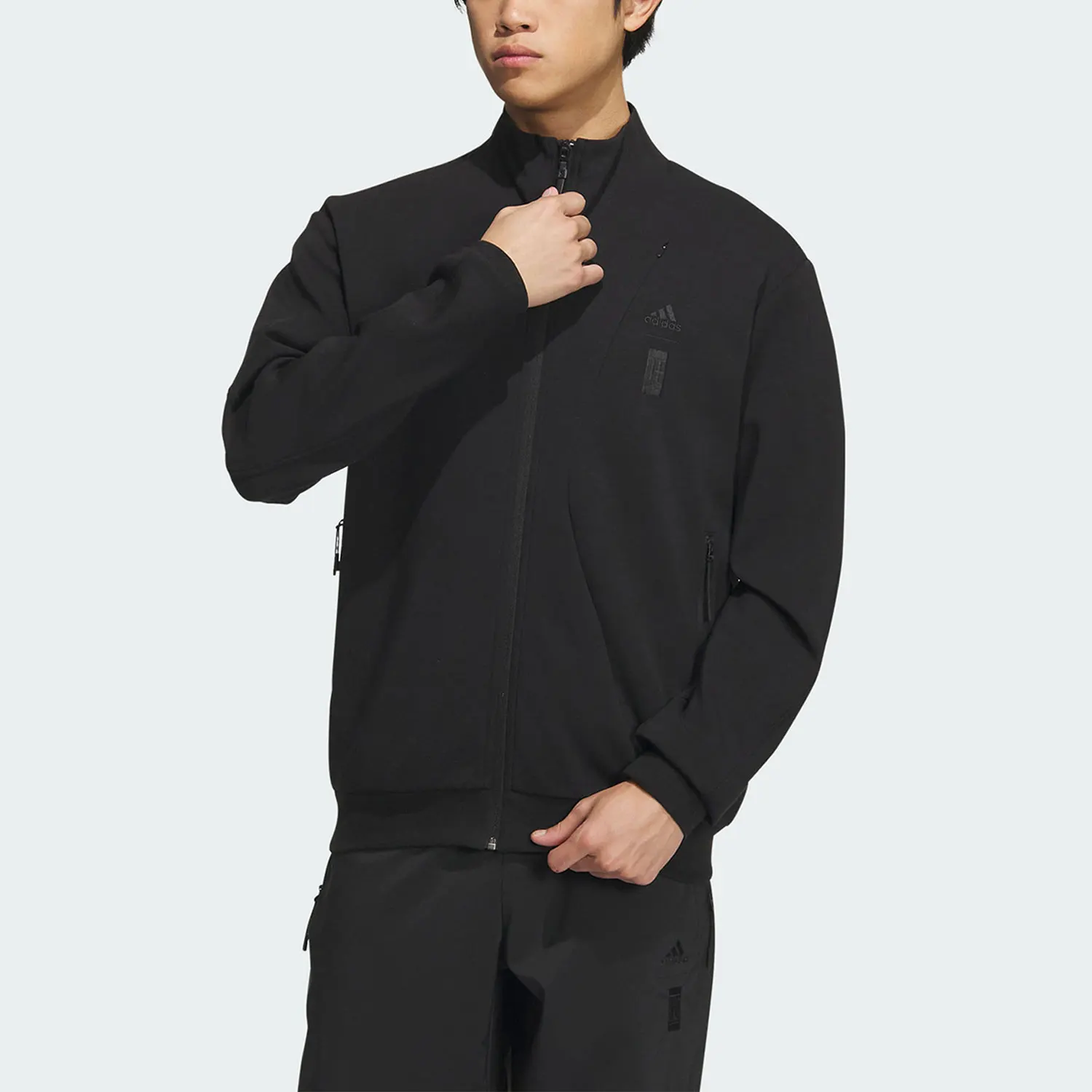 อาดิดาสของแท้ 2023 ใหม่ผู้ชายกีฬาแฟชั่นลำลองแจ็คเก็ต IP4917