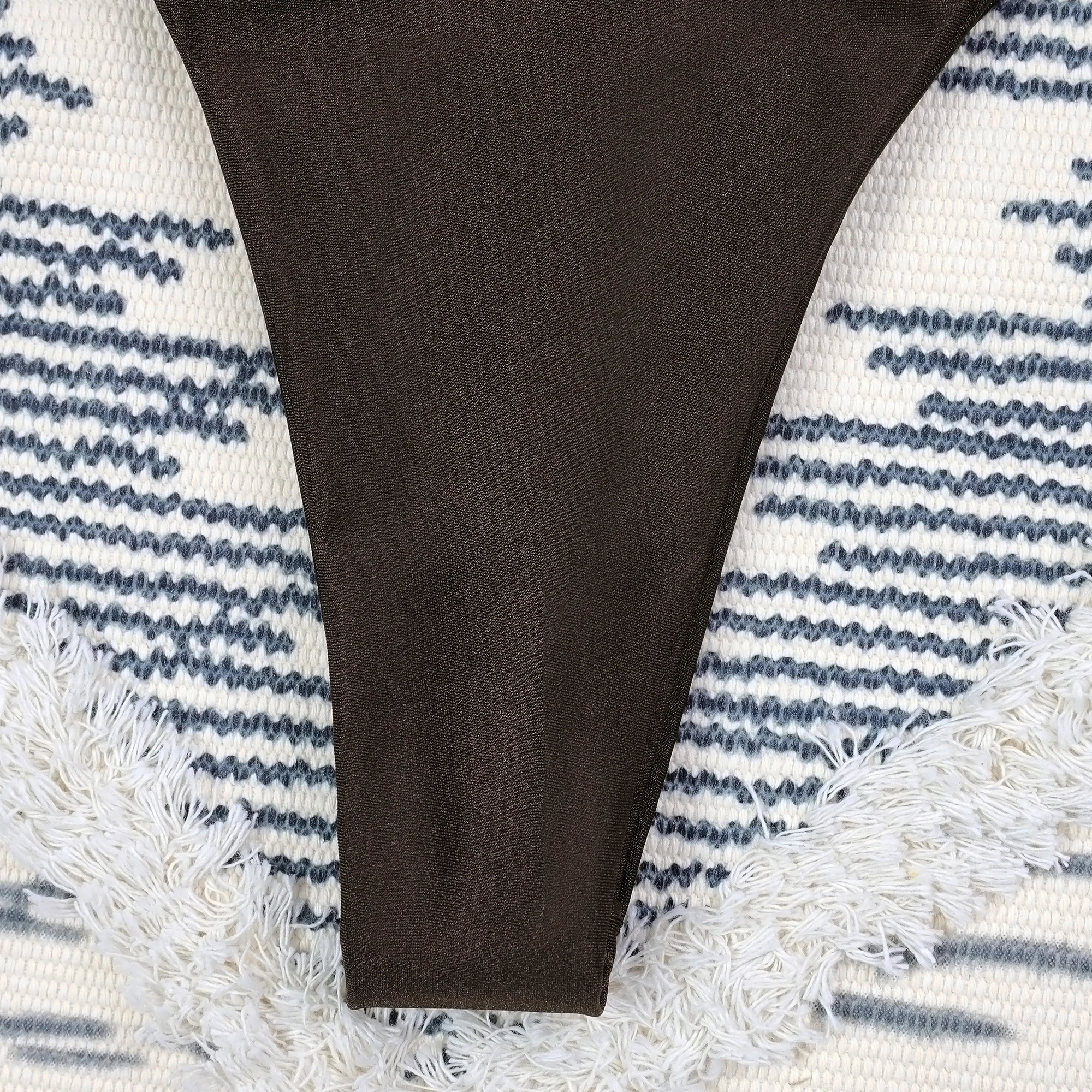 2026 Micro bikini da donna con scollo all'americana, costume da bagno con fasciatura, dettaglio pieghettato, design ritagliato, perizoma con scollo all'americana, costumi da bagno sexy