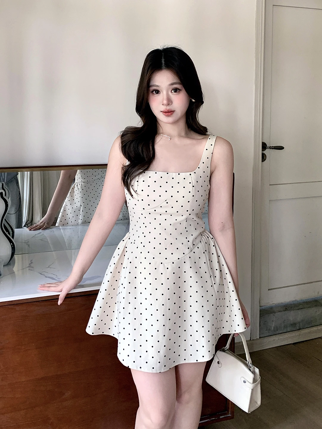 

Французское платье больших размеров в горошек с поясом, утягивающим ремешком, высокой талией и квадратным вырезом, без рукавов, для женщин