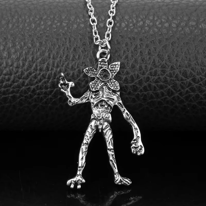 

Movie Stranger Necklace Demodog Demogorgon Monster Alloy Pendant Necklace Cosplay Prop for Men Women Gifts