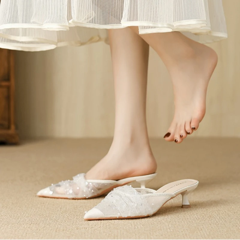 

Новинка 2026, женские розовые/белые/черные сетчатые сабо с блестками, босоножки с острым носком на низком каблуке, модельные туфли, вечерние свадебные туфли Q-784