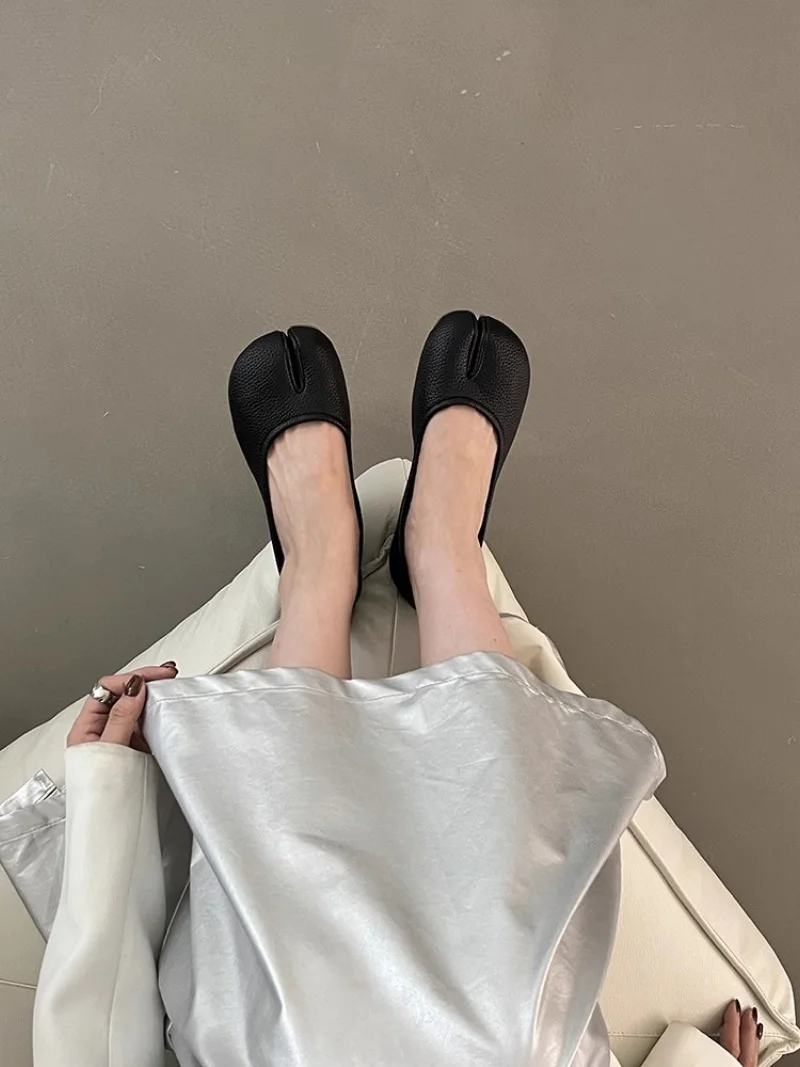 

2023 весенняя новая модная женская обувь таби с круглым носком и плоской подошвой, мягкие простые повседневные нежные женские туфли на плоской подошве