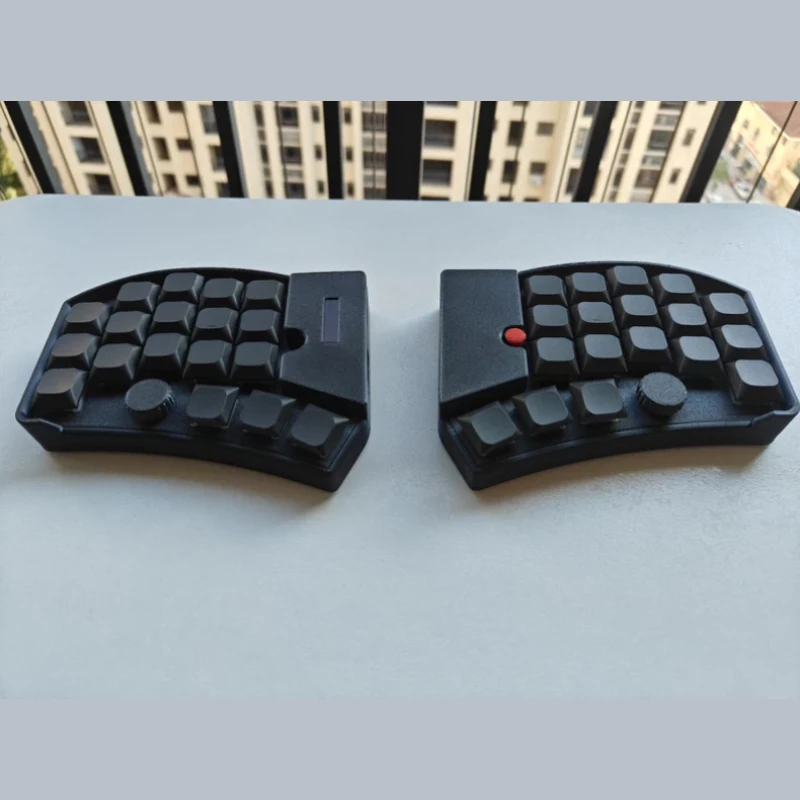 

Wireless Split Little Red Dot Mechanical Keyboard low-profile Customization Dual Mode ZMK Ergonomics OLED Display Accessories
