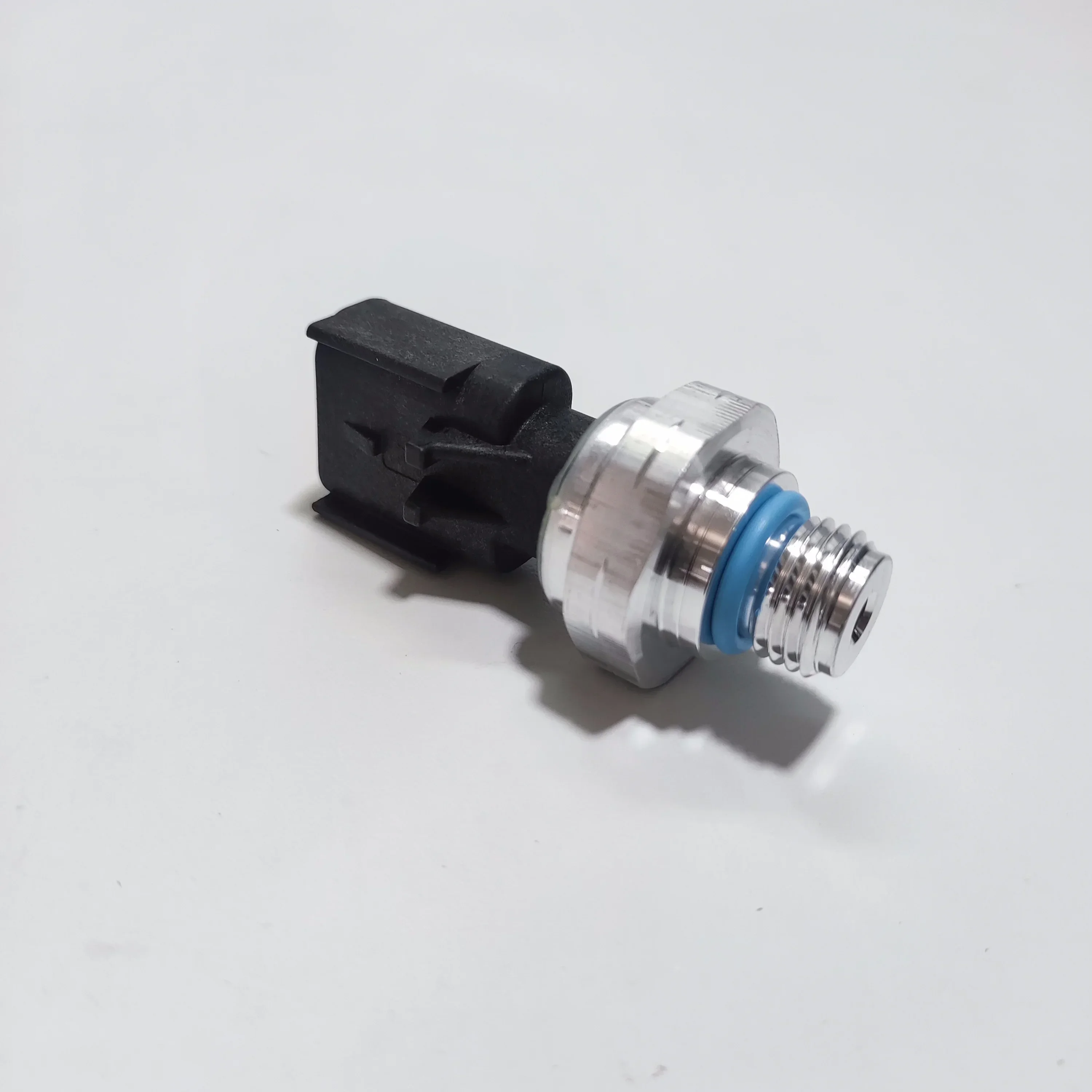 Motorteile Hochspannungs-Common-Rail-Sensor Öldrucksensor 4358810 4921517 5491435