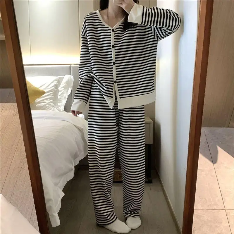 

Pjs Set Women's Pajama Set Women's Warm Winter Pajamas Velvet Fleece Fashionable Home Clothes, Pajamas Cute and Soft Pajama Set