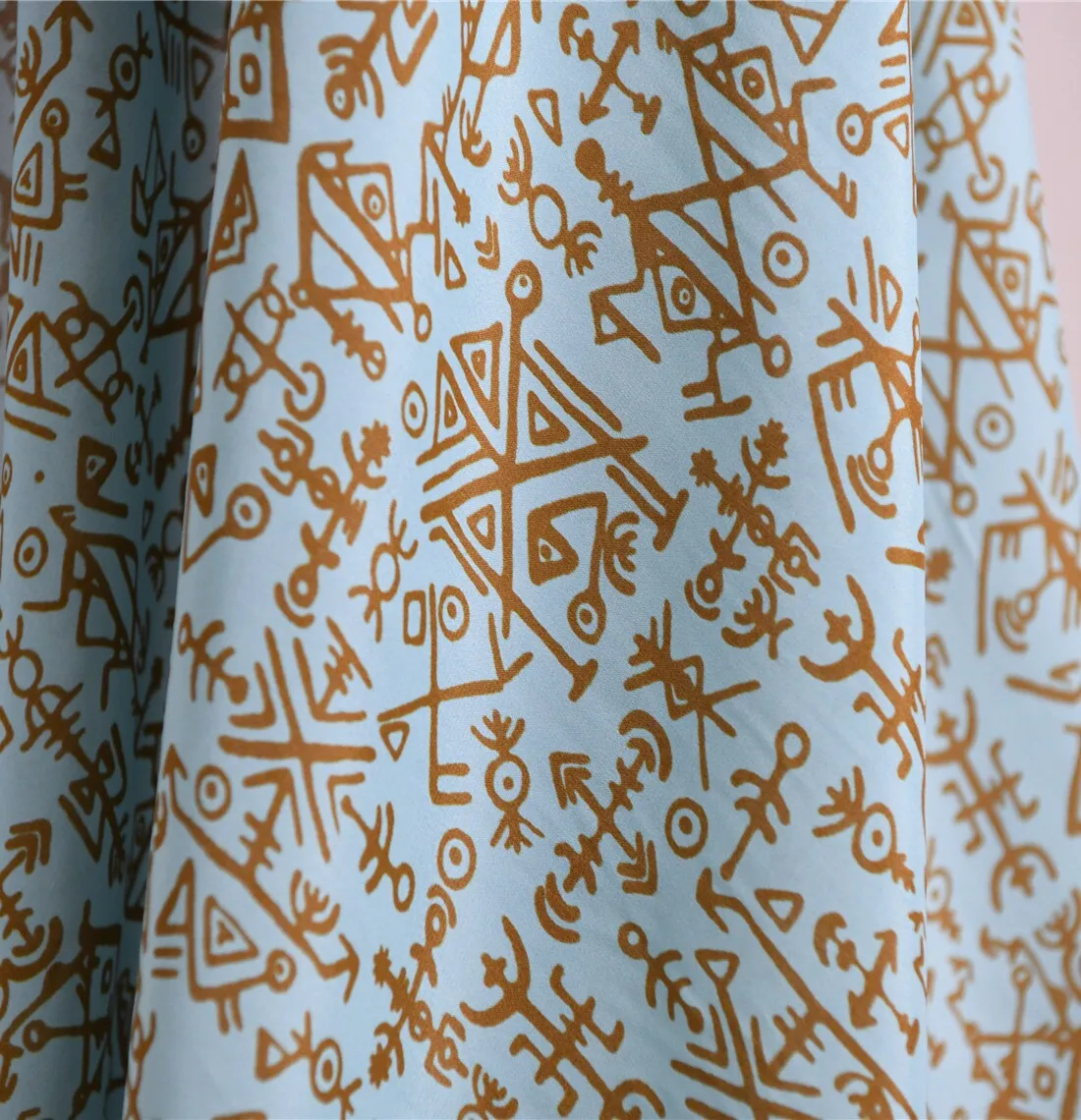 3m Txl Vintage Ochre Gold Totem Pattern Interwoven Silk Crepe de Chine Fabric, Brand Order, Retro Artistic Atmosphere, Ancient M