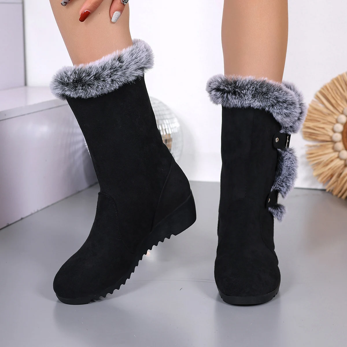 Nieuwe Winter Vrouwen Laarzen Casual Warme Halfhoge Laarzen Vrouwen Slip-On Ronde Neus Wiggen Snowboots Plus Size Comfortabele Schoenen Vrouwen