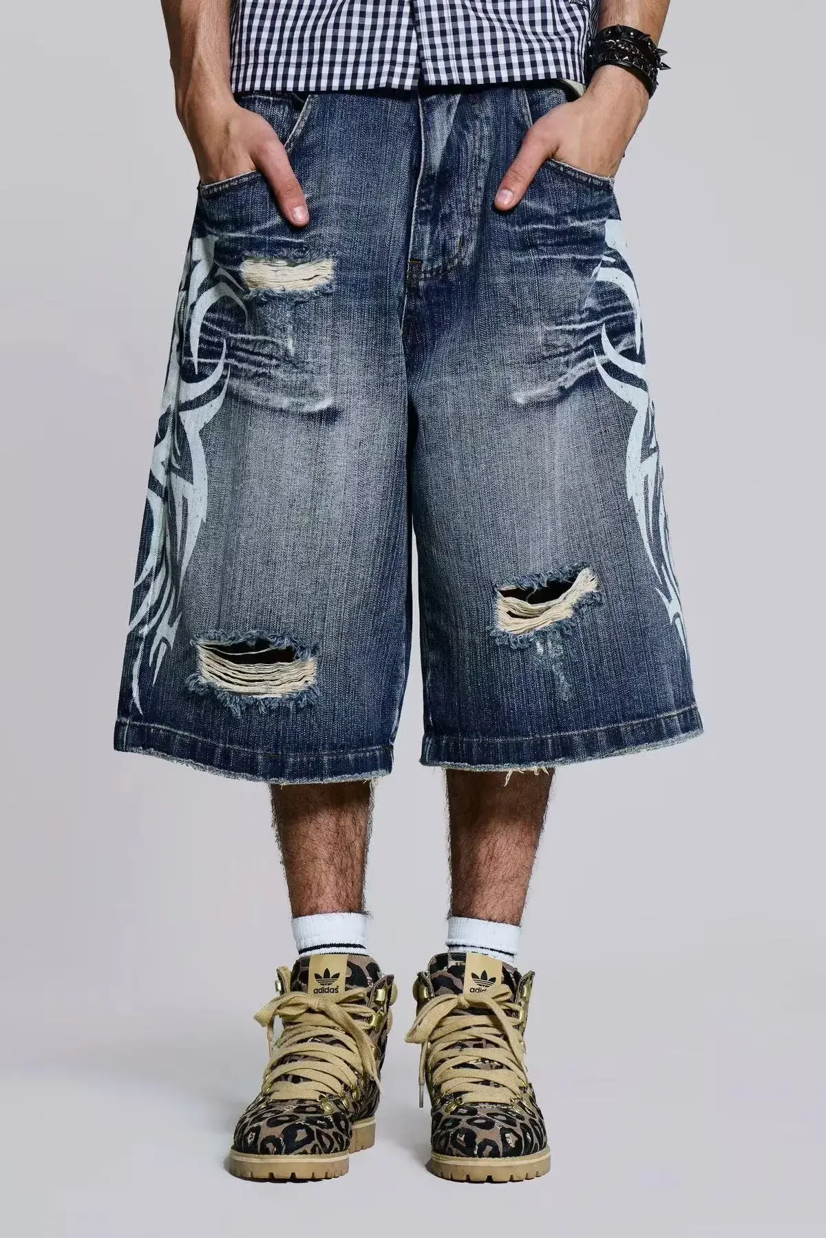 High Street สีชมพูพิมพ์ Ripped หลากหลาย Casual กางเกงยีนส์ขนาดใหญ่กางเกงขาสั้น Boy punk Rock แฟชั่น Y2K ยอดนิยมบาสเกตบอลกางเกงขาสั้น